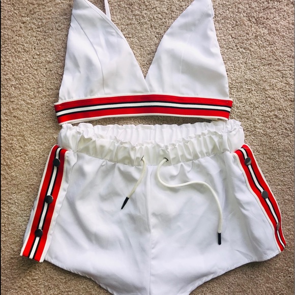 Matching Set - Picture 2 of 4